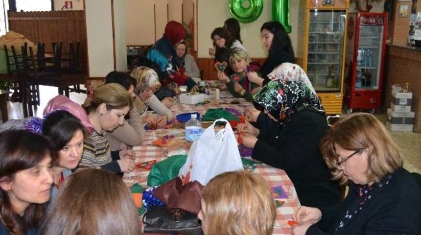 İpek Kozası İle Nakış Kursiyerleri İtalya&rsquo;dan D&ouml;nd&uuml;