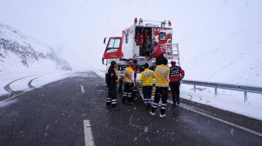Hamile Kadın, Snow Trac Ambulansla Hastaneye Yetiştirildi