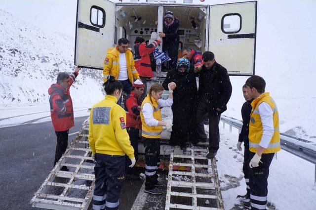 Hamile Kadın, Snow Trac Ambulansla Hastaneye Yetiştirildi