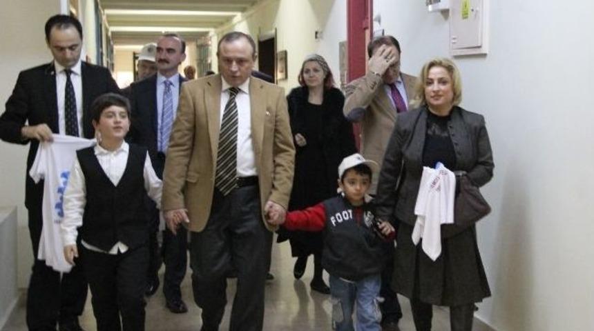 Vali Kızılcık, Hemofili Hastası &Ccedil;ocuklarla Buluştu