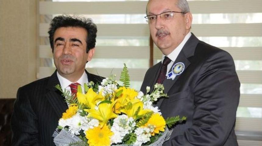 Vali G&uuml;zeloğlu Muhasebecileri Makamında Kabul Etti