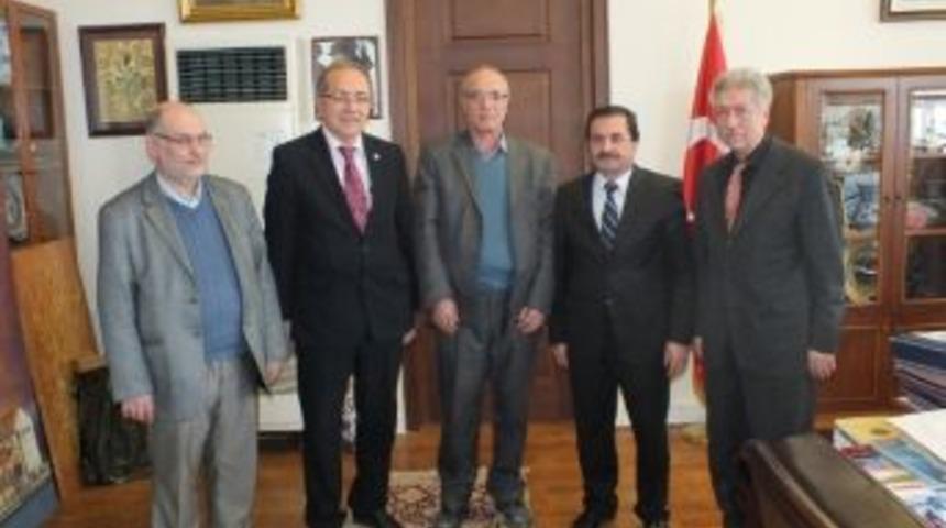 Rekt&ouml;r Ahmet Karaaslan: