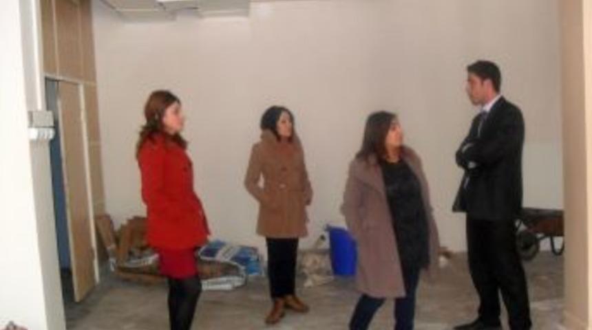 Gazi Lisesi Konferans Salonu Yenileniyor