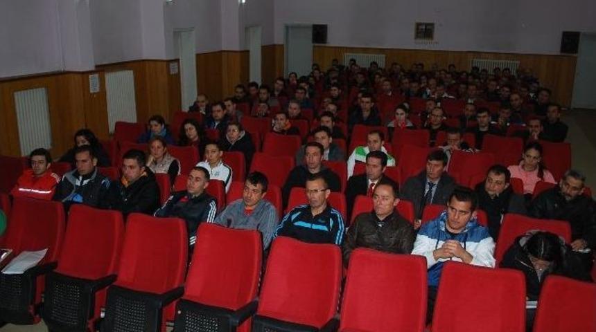 Aksoy, Beden Eğitimi &Ouml;ğretmenleriyle Bir Araya Geldi