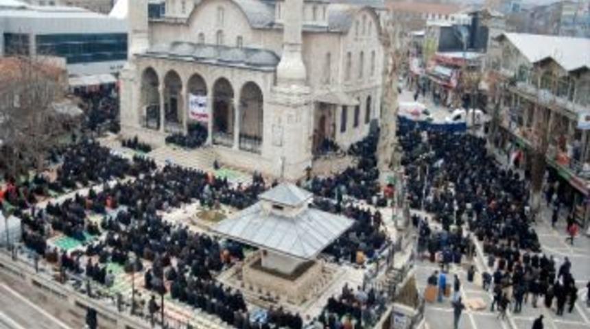 Cumada Cami Sıkıntısının &Ccedil;&ouml;z&uuml;lmesi İsteniyor