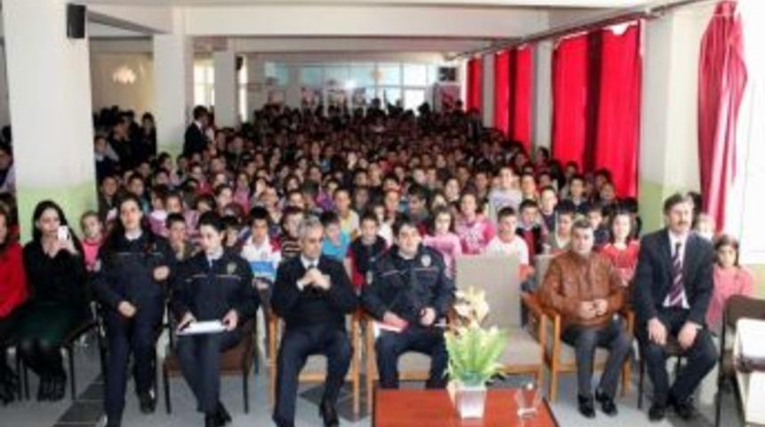 Emniyet M&uuml;d&uuml;rl&uuml;ğ&uuml; &Ouml;ğrencileri Bilin&ccedil;lendirme Konferansı D&uuml;zenledi