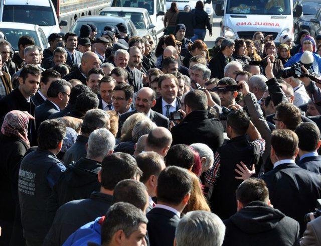 Müezzinoğlu: Kamuoyuna Rağmen Bir Iş Yapmamız Söz Konusu Değil