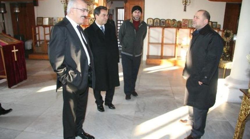 Vali Duruer Sveti Georgi Kilisesinde İncelemelerde Bulundu