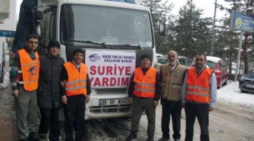 Kimse Yok Mu Suriye'ye Bir Kamyon Battaniye G&ouml;nderdi