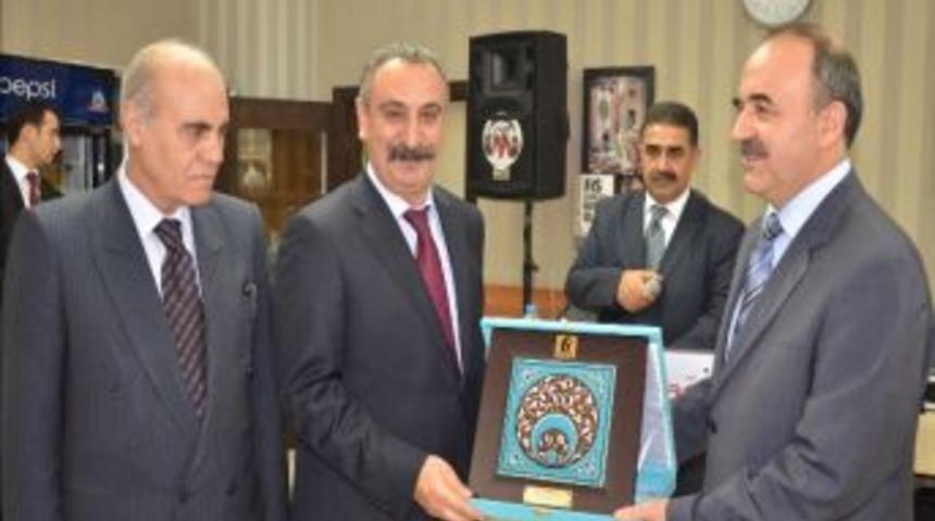 Elazığ'da Gelir Ve Kurumlar Vergisi Rek&ouml;rtmenlerine &Ouml;d&uuml;l Verildi