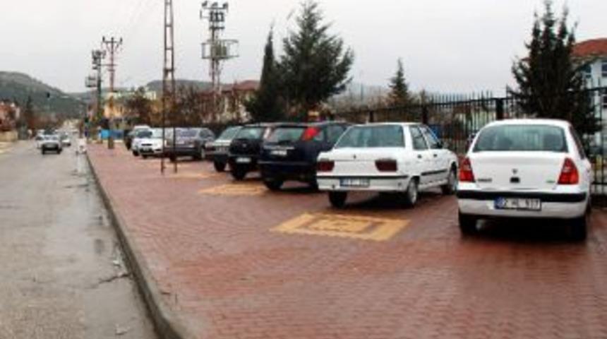 Kaldırım Oto Parka D&ouml;nd&uuml;