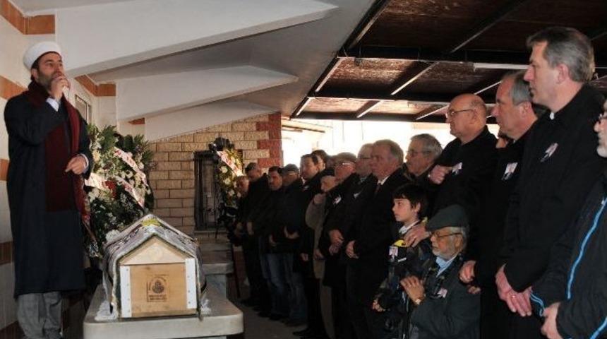 Organlarıyla Hayat Kurtaran Avukat Son Yolculuğuna Uğurlandı