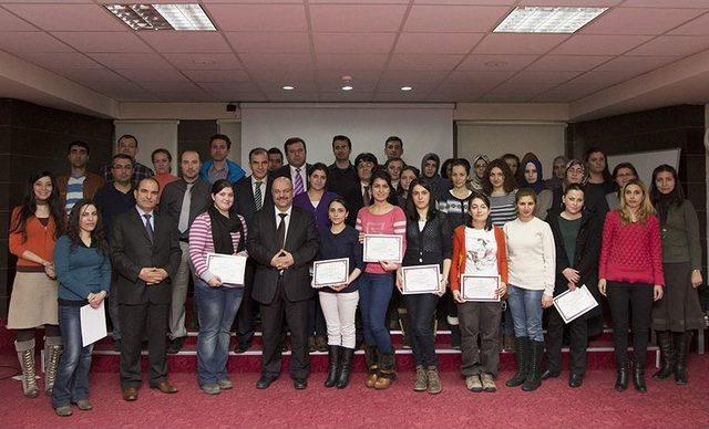 37 Sağlık Çalışanı Erzurum’da Yenidoğan Canlandırması Eğitimi Aldı