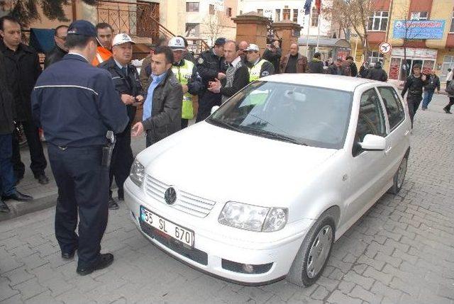 Ters Yola Giren Otomobil Kaza Yaptı: 1 Yaralı