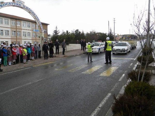 Gönüllü Trafikçi Öğrenciler Belgelerini Aldı