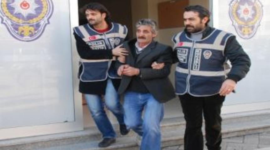 Kavgayı Ayırmak İsterken Kavgaya Karıştı