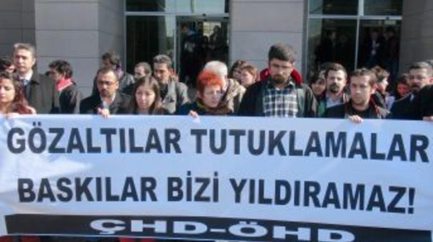 Adliyeyi Savaş Alanına &Ccedil;eviren Avukatlardan Polise Su&ccedil; Duyurusu