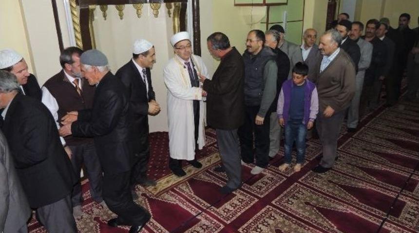 Ağrı M&uuml;ft&uuml;s&uuml; Turan Cemaatle Bir Araya Geldi