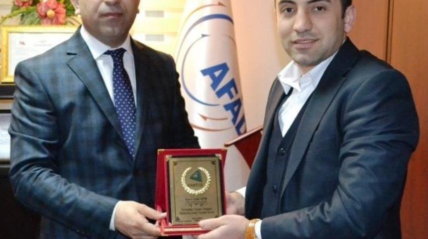 Vanted&rsquo;den Afad M&uuml;d&uuml;r&uuml; Giyik&rsquo;e Teşekk&uuml;r Plaketi