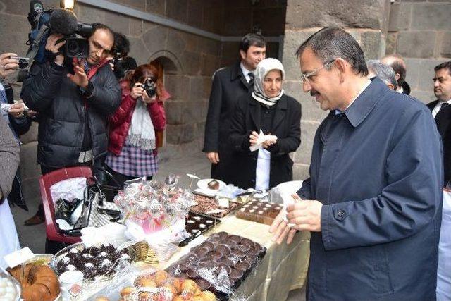 Ak Partikadın Kollarından Engelliler Yararına Kermes