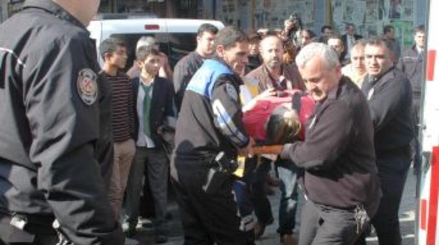 Boşanmak &Uuml;zere Olduğu Eşini Pompalı T&uuml;fekle Vurdu