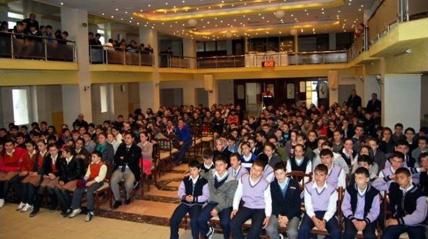 Trabzon'da &lsquo;ter&ouml;rden Ve Bağımlı Maddelerden Uzak Durun&rsquo; Semineri D&uuml;zenlendi