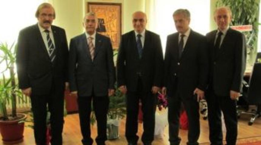 Esog&uuml; Rekt&ouml;r G&ouml;nen'den İl Milli Eğitim M&uuml;d&uuml;r&uuml; Dede&rsquo;ye Ziyaret