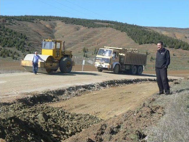 Bozüyük'te Köy Yolları Yenileniyor