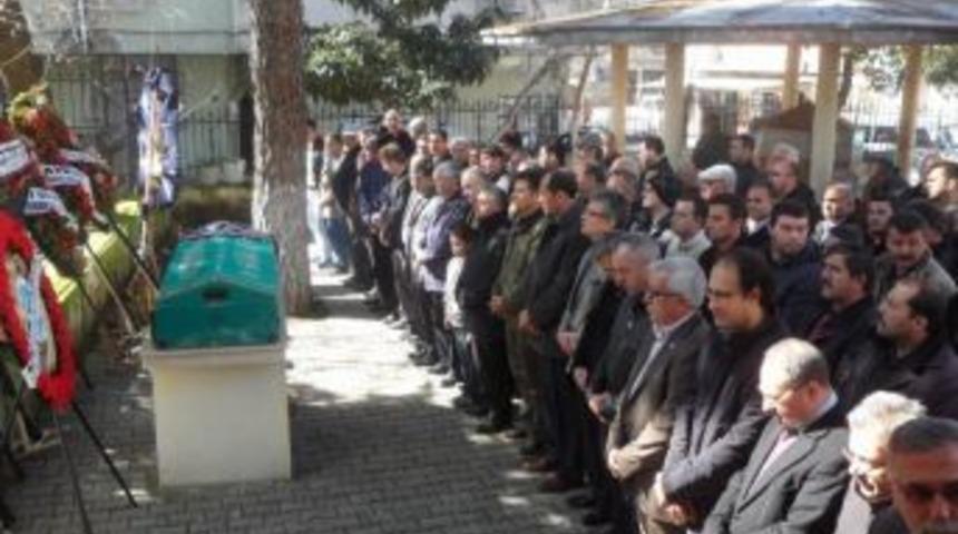 Ak Partili Belediye Meclis &Uuml;yesinin Annesi Vefat Etti.