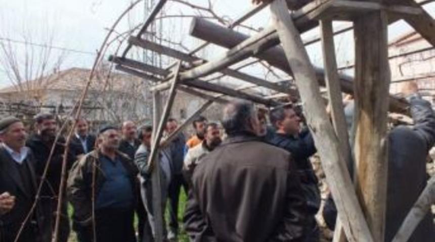 Malatya&rsquo;da &Uuml;reticilere Ağa&ccedil; Budama Kursu