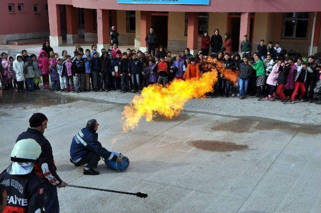 Suşehri’nde Yapılan Yangın Ve Deprem Tatbikatı Gerçeğini Aratmadı