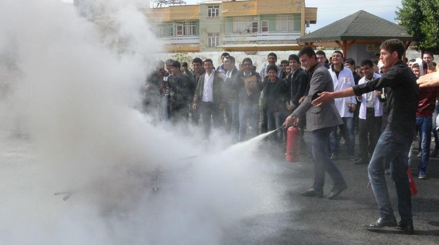 Yangın Ve Deprem Tatbikatı Gerçeğini Aratmadı