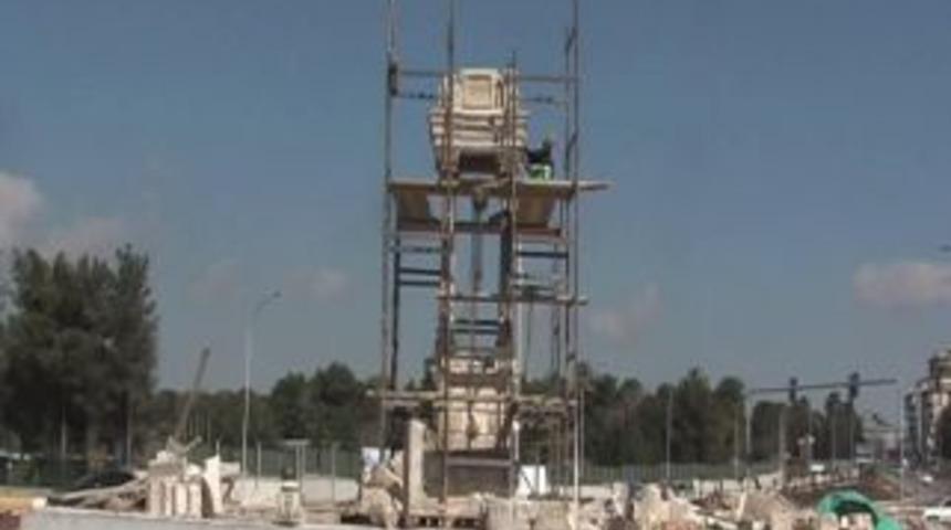 Abide anıtı dikiliyor