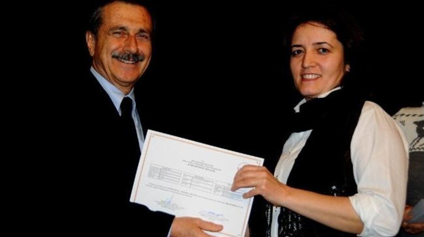 Bilin&ccedil;li Annelerin Sertifika Heyecanı