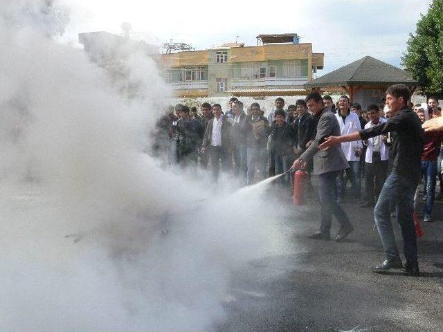 Deprem Ve Yangın Tatbikatı Gerçeğini Aratmadı