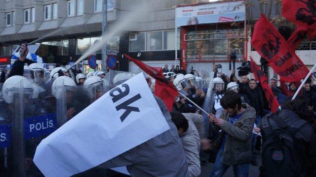 ABD Dışişleri Bakanı John Kerry’nin Protesto Edilmesi