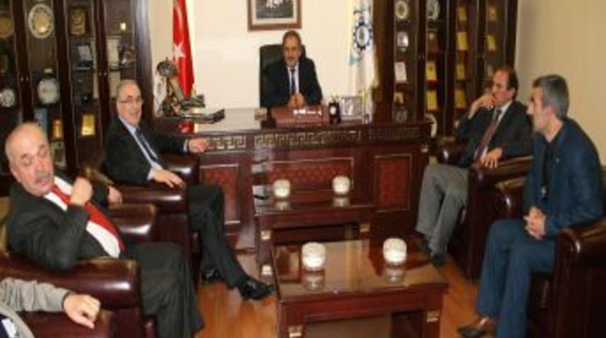 CHP&rsquo;li &Ouml;ğ&uuml;t ETSO'yu Ziyaret Etti