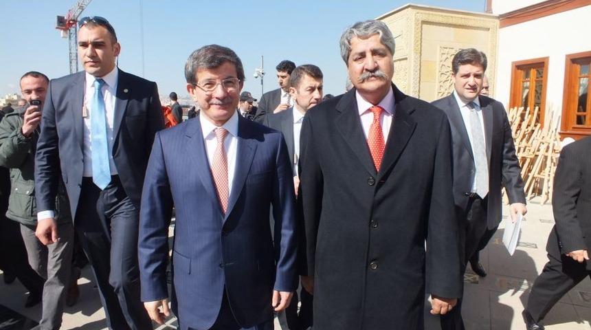 Pakistan Savunma Bakanı, T&uuml;rk Havacılık Ve Uzay Sanayii&rsquo;ni Gezdi