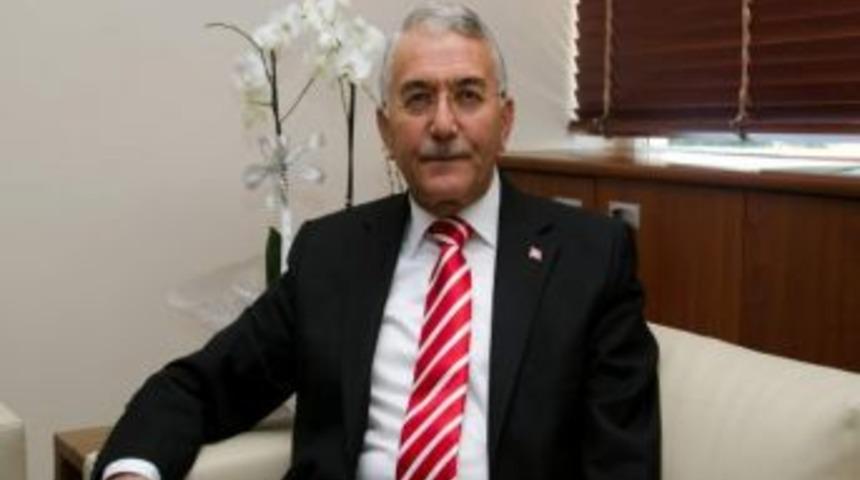 Esog&uuml; Rekt&ouml;r&uuml; Prof. Dr. Hasan G&ouml;nen: