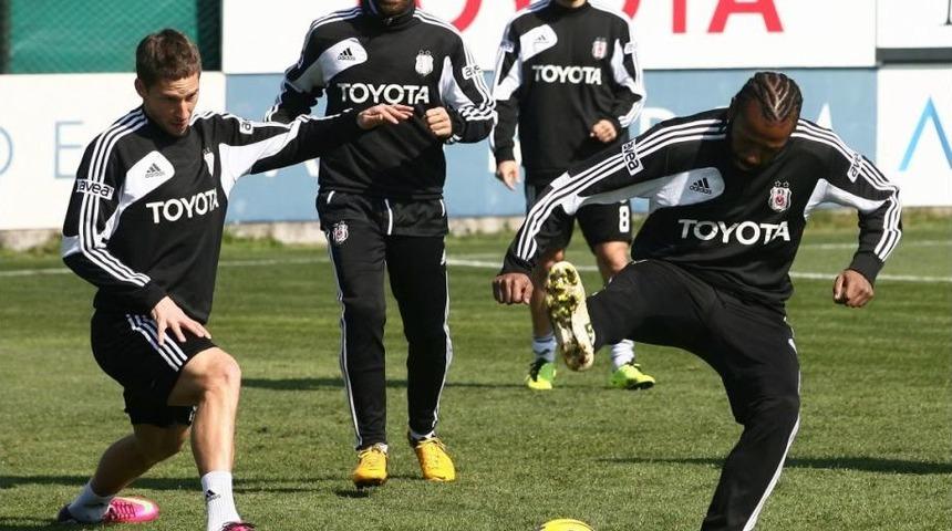 Beşiktaş'ta Derbi Hazırlıkları S&uuml;r&uuml;yor