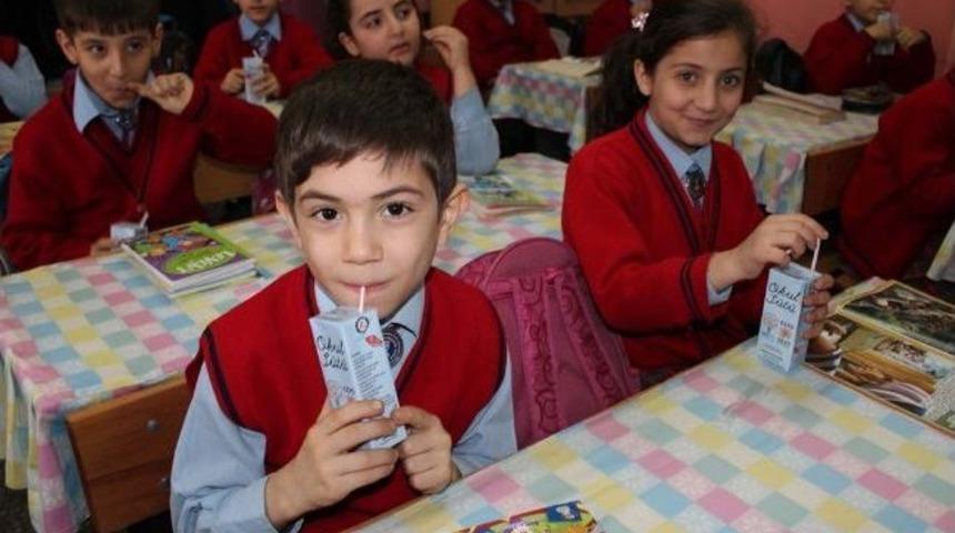 Siirt&rsquo;teki Okullarda S&uuml;t Dağıtımı Başladı