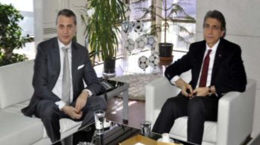 Beşiktaş Y&ouml;netiminden Taraftara Meşale Uyarısı