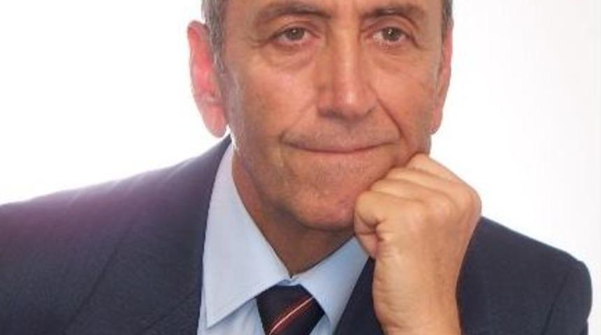 Dr. Mazhar İzmiroğlu Bu Kez Kariyerini Aile Şirketlerinde Hedefleyenler İ&ccedil;in Kitap Yazdı