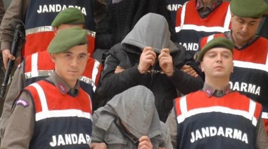 Sigortadan Para Almak İ&ccedil;in Arkadaşlarını 37 Bı&ccedil;ak Darbesi İle &Ouml;ld&uuml;rm&uuml;şler