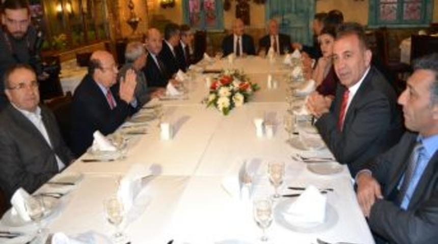 Kılı&ccedil;daroğlu, İstanbul&rsquo;da Sendika Temsilcileriyle Buluştu