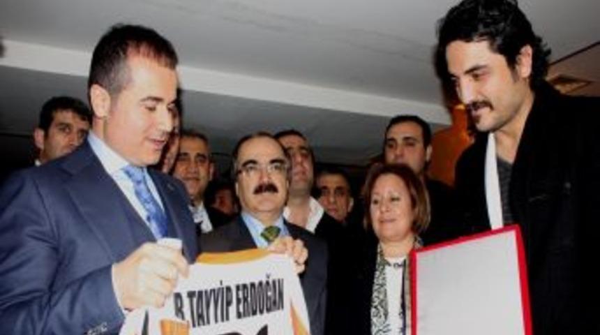 Bakan Kılı&ccedil;, Altın Madalya Kazanan Nevin Yanıt&rsquo;ı Kutladı