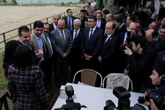 Bakan Kılıç, Sosyal Medyadaki Takipçilerini Yurt İçindeki Gezilerine Götürüyor