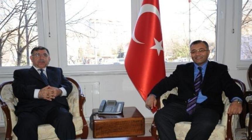 D&uuml;zce Valisi K&uuml;tahya'da