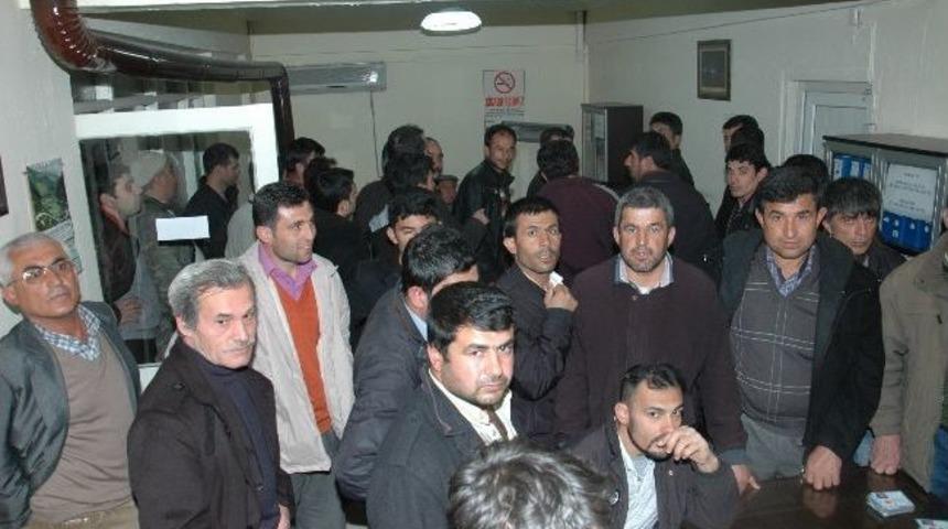 İş-kur'da "9 Aylık İş" İzdihamı