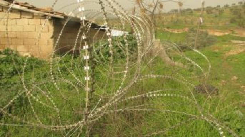 Suriye Sınırında Karakolu Kapatılan K&ouml;y&uuml;n Halk Endişeli